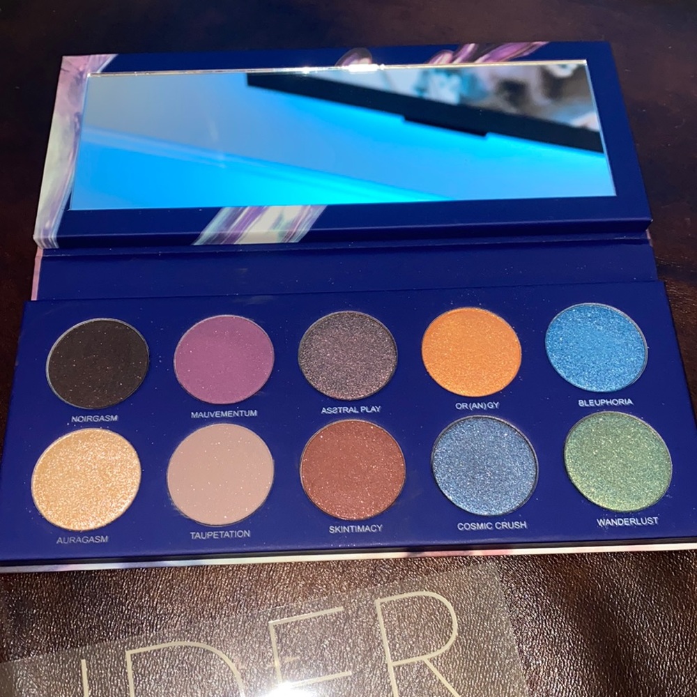 💋BRAND NEW UNDER MY SKIN EYESHADOW PALETTE! - Picture 1 of 7